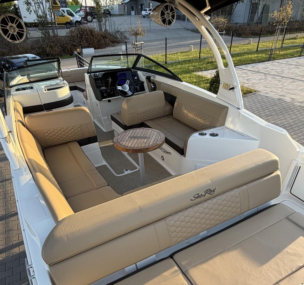 Sea Ray SDX 270