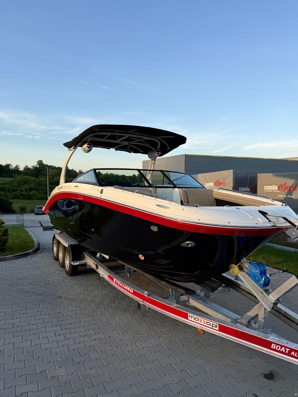 Sea Ray SDX 270