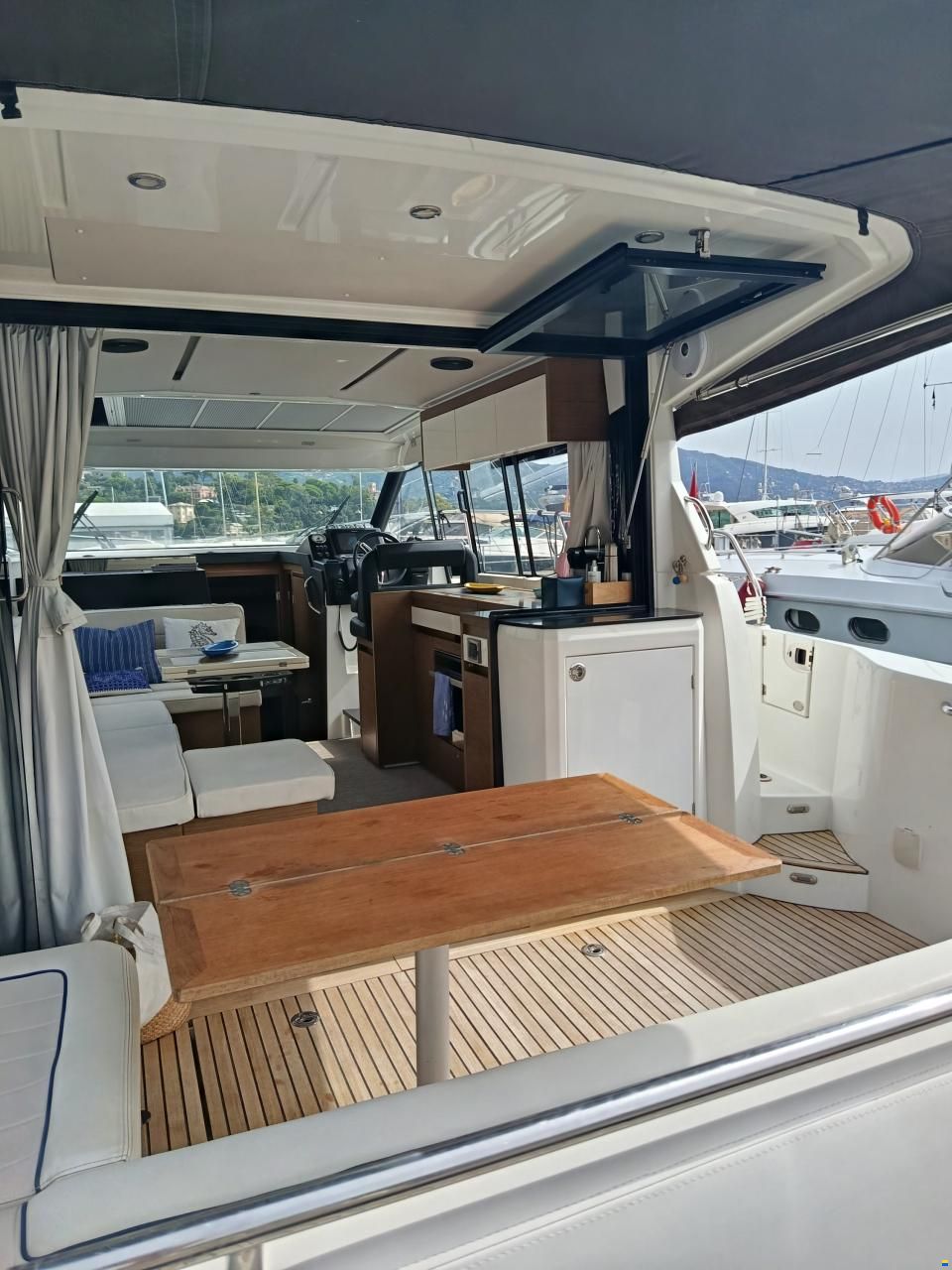Jeanneau NC 37