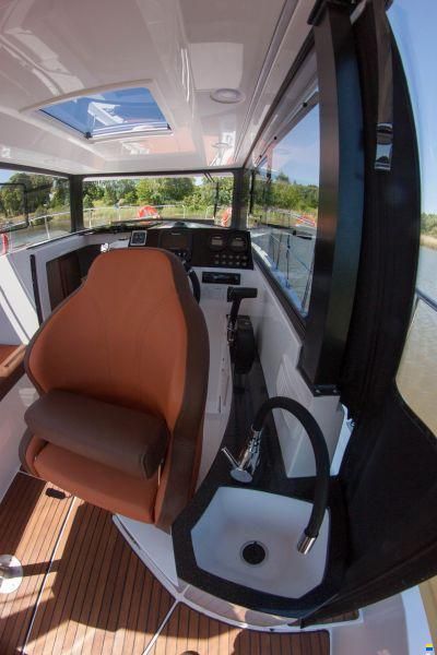 Nautic Neon 990