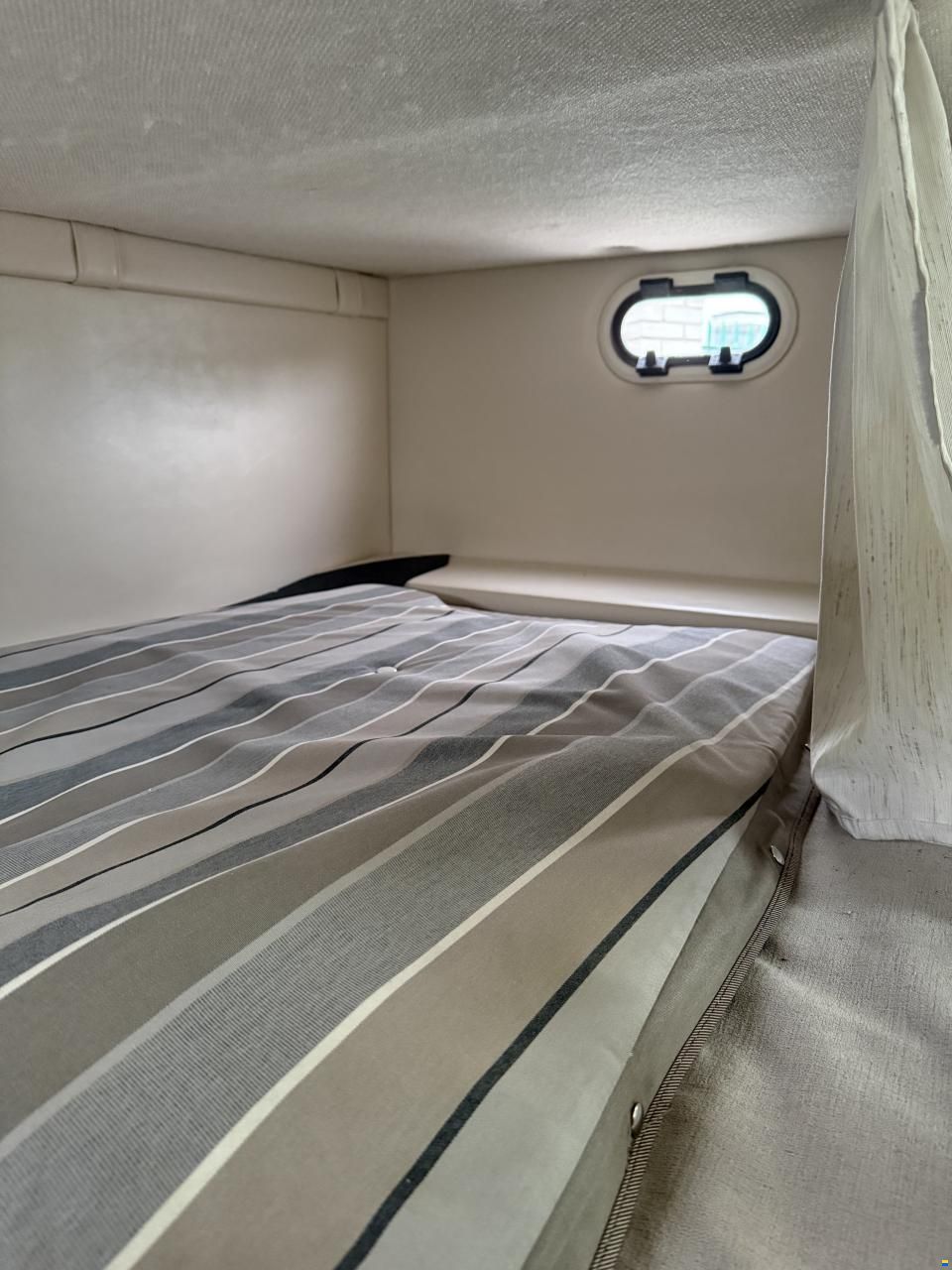 Regal 26 Express