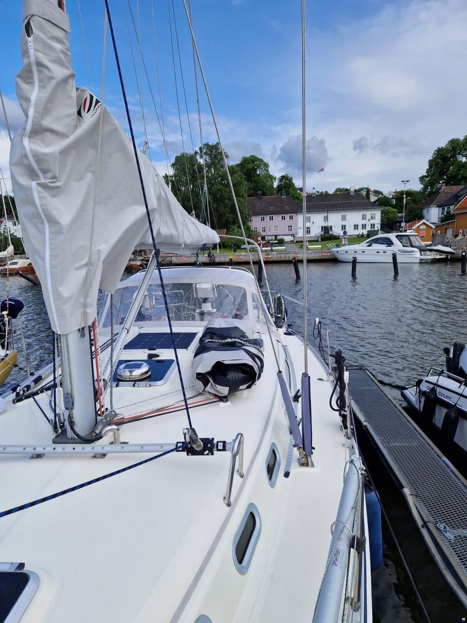Hanse 371