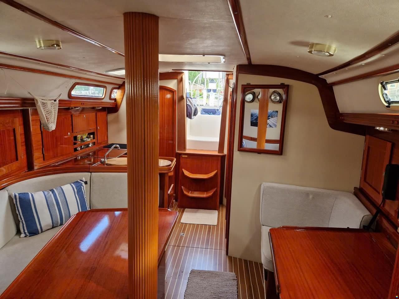 Hanse 371