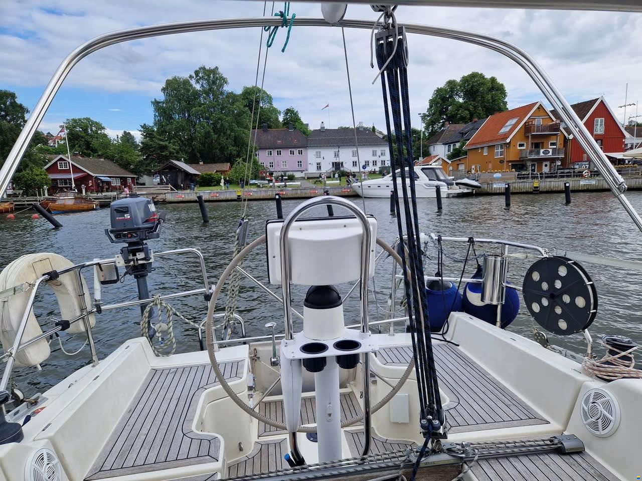 Hanse 371