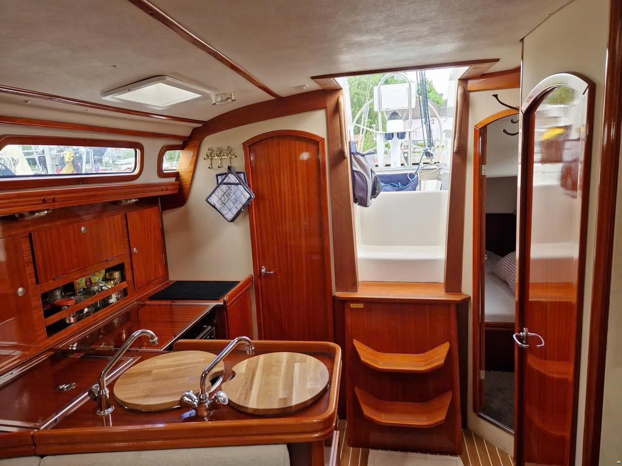 Hanse 371