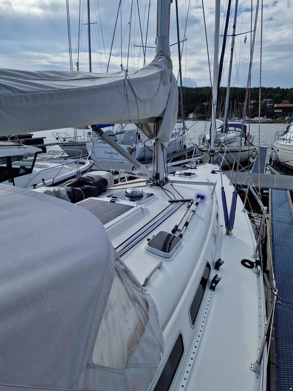 Hanse 371