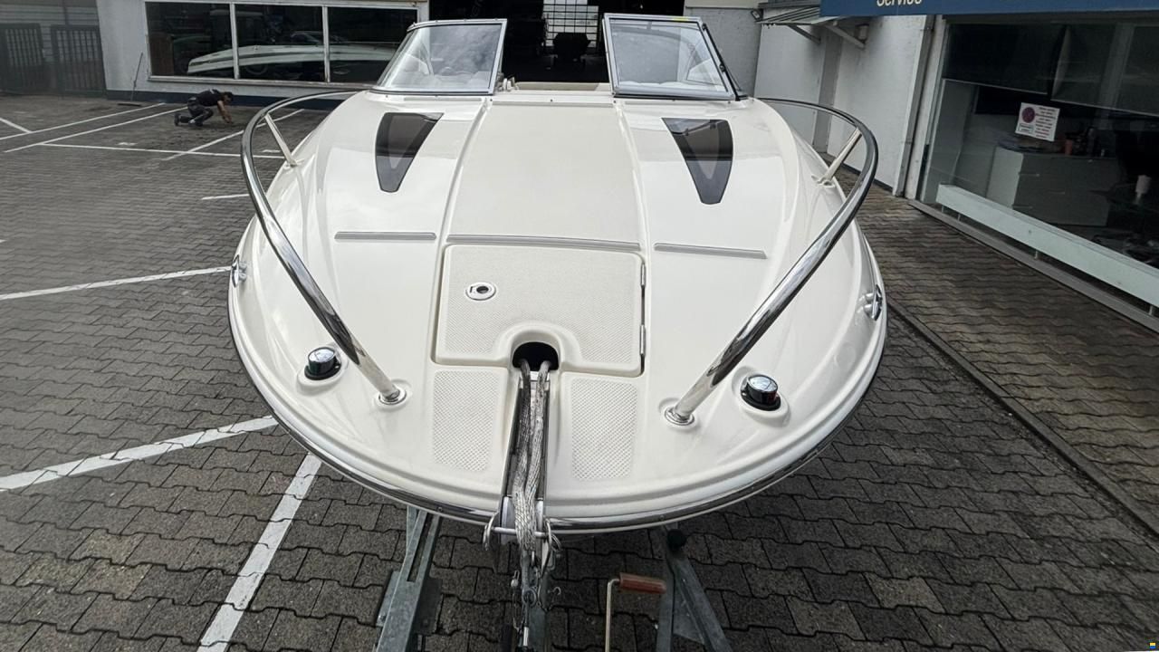 Bayliner 642 Cuddy