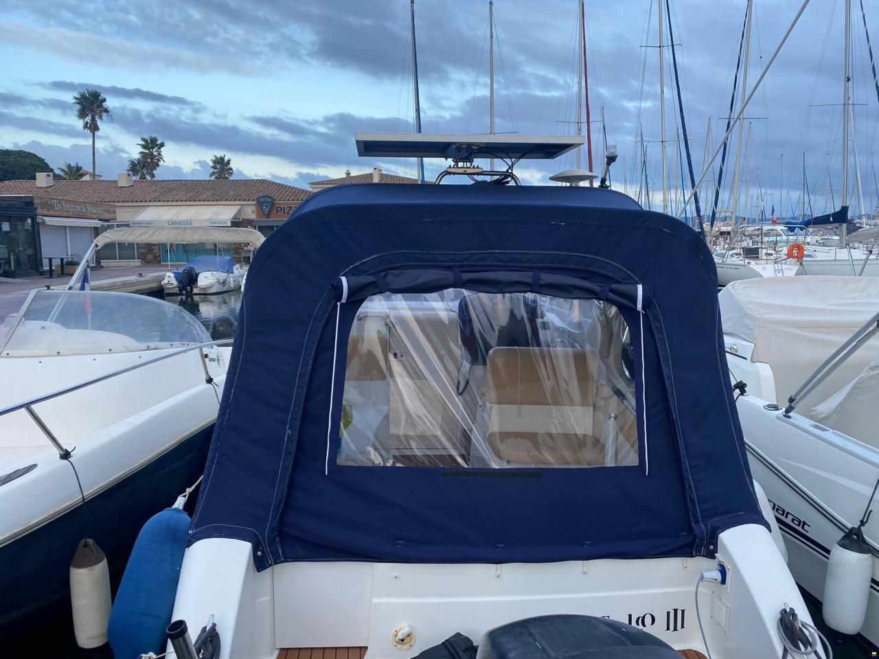 Saver 690 cabin