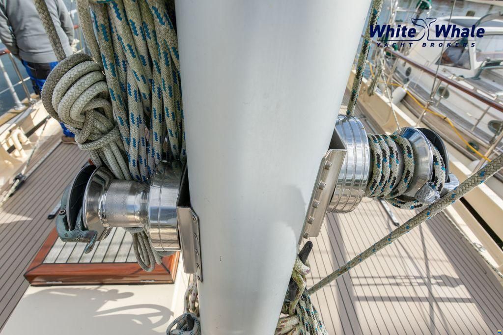Pieter Beeldsnijder Stagzeil schoener custom built refit