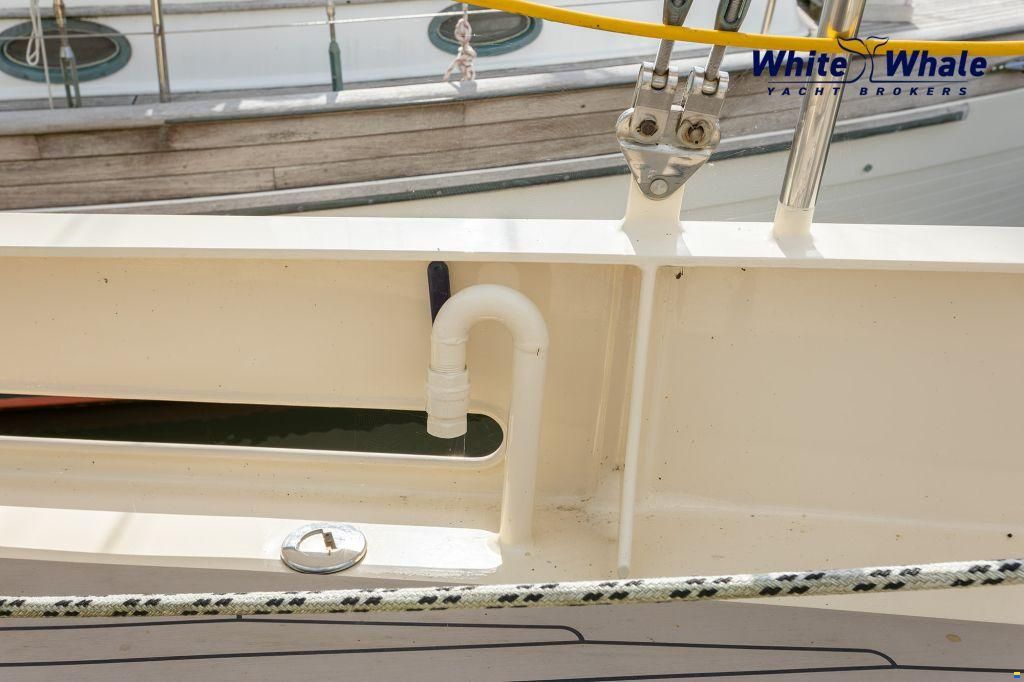 Pieter Beeldsnijder Stagzeil schoener custom built refit