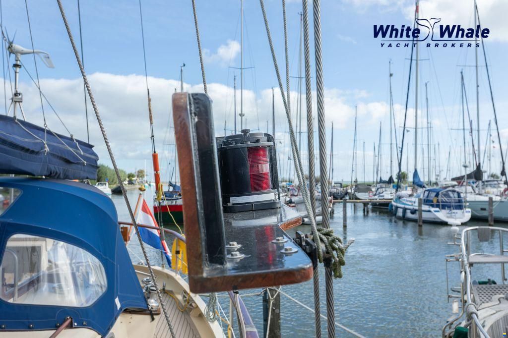 Pieter Beeldsnijder Stagzeil schoener custom built refit