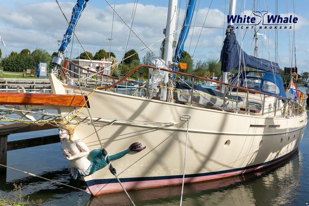 Pieter Beeldsnijder Stagzeil schoener custom built refit