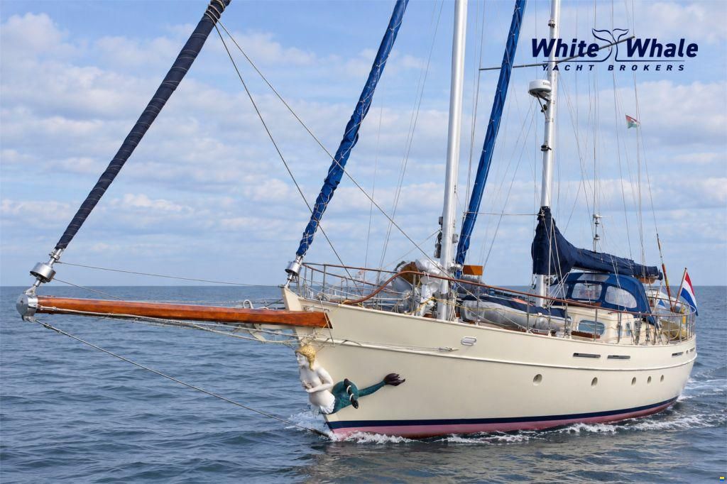 Pieter Beeldsnijder Stagzeil schoener custom built refit