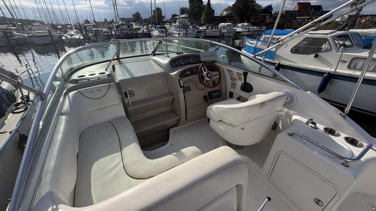 Sea Ray Sundancer 260