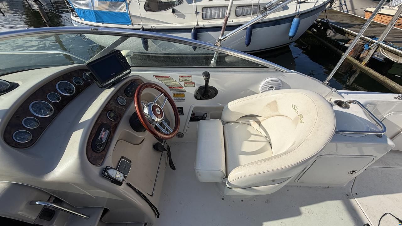 Sea Ray Sundancer 260