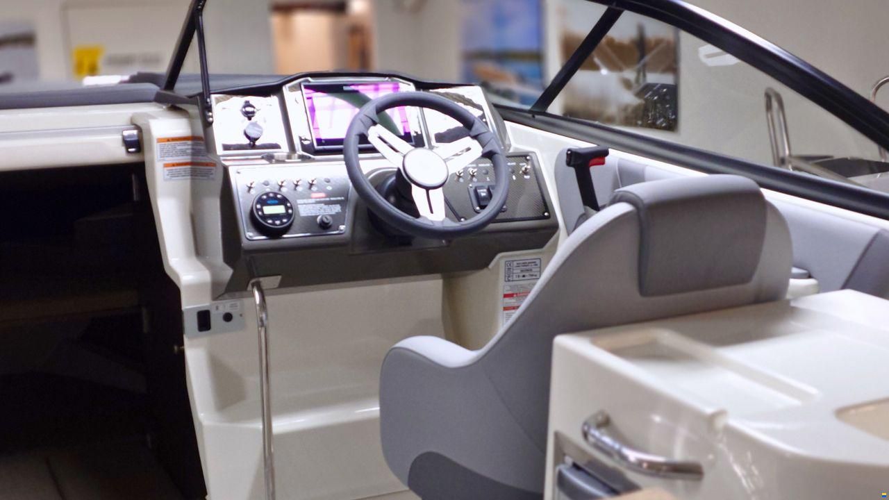 Bayliner VR6 Cuddy