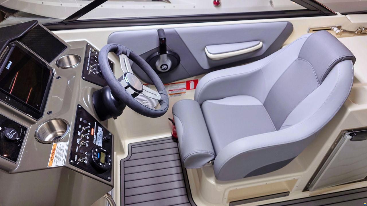 Bayliner VR6 Cuddy