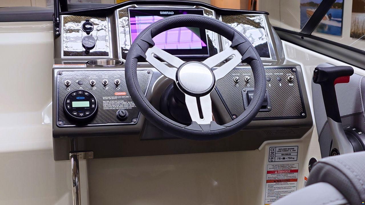 Bayliner VR6 Cuddy
