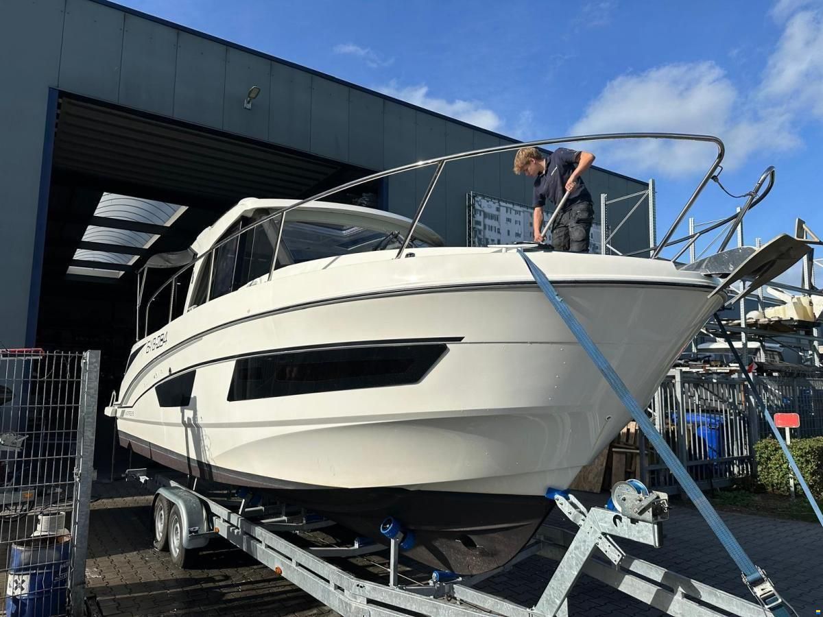 Beneteau Antares 9