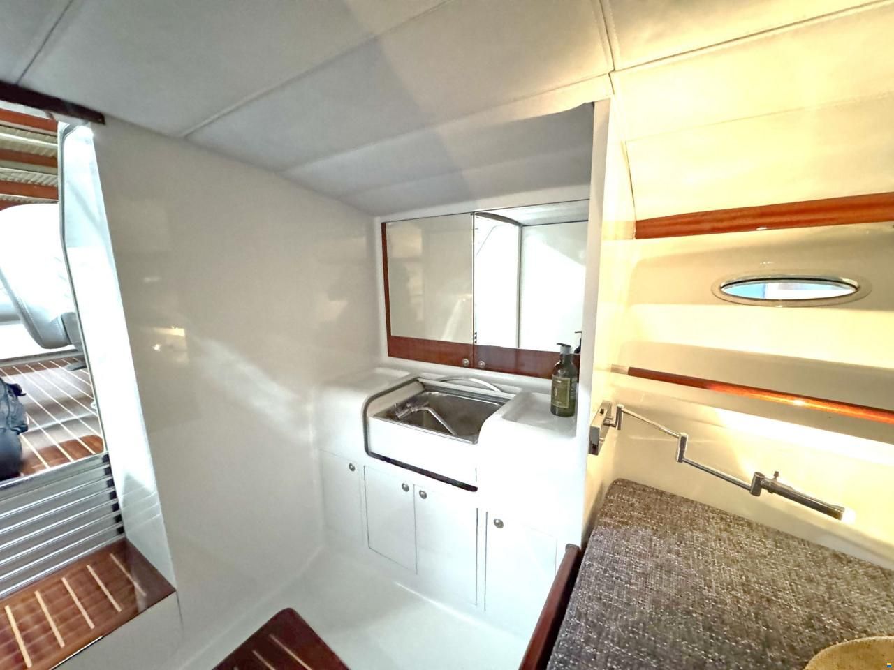 Runabout 33
