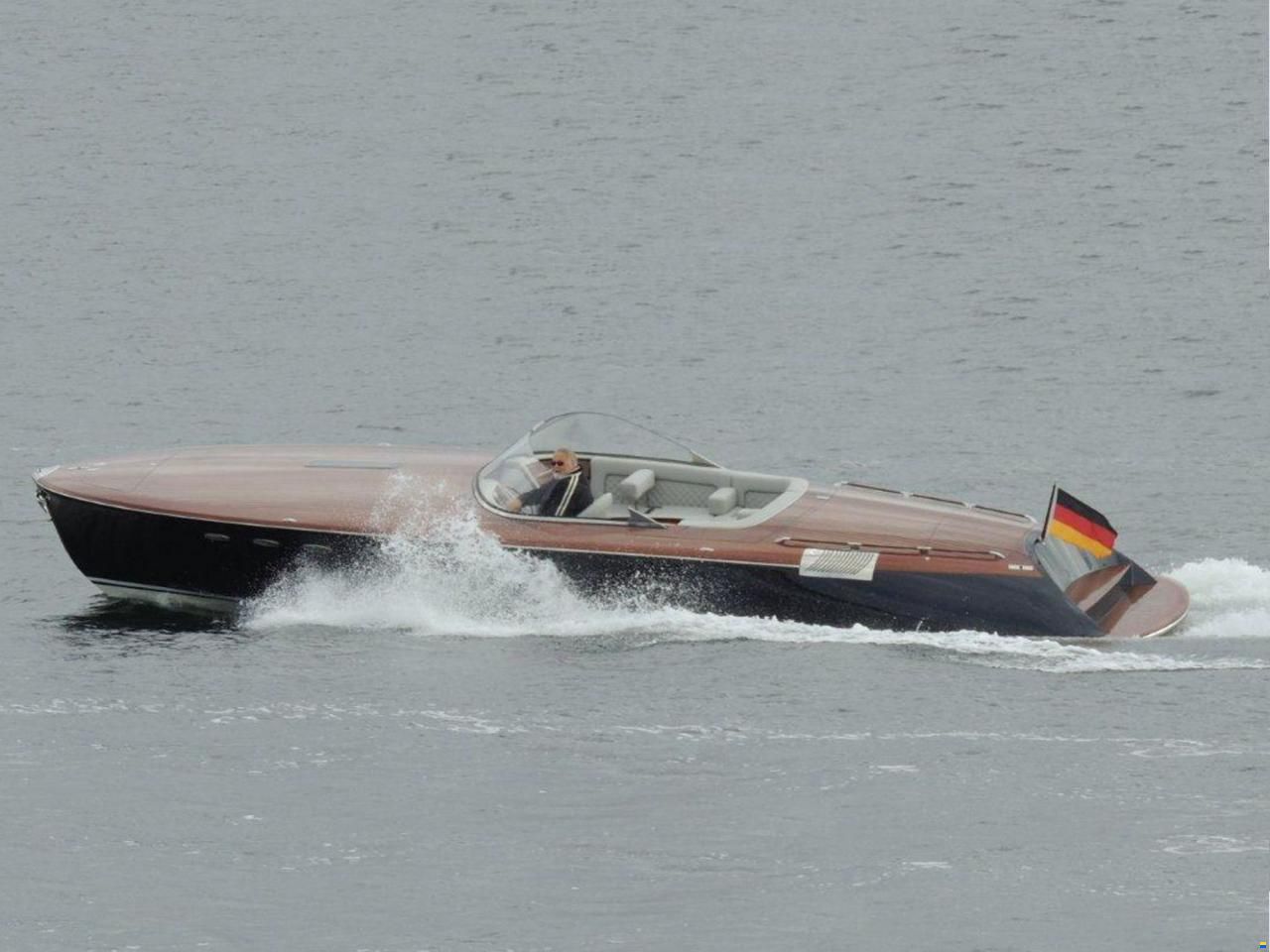 Runabout 33