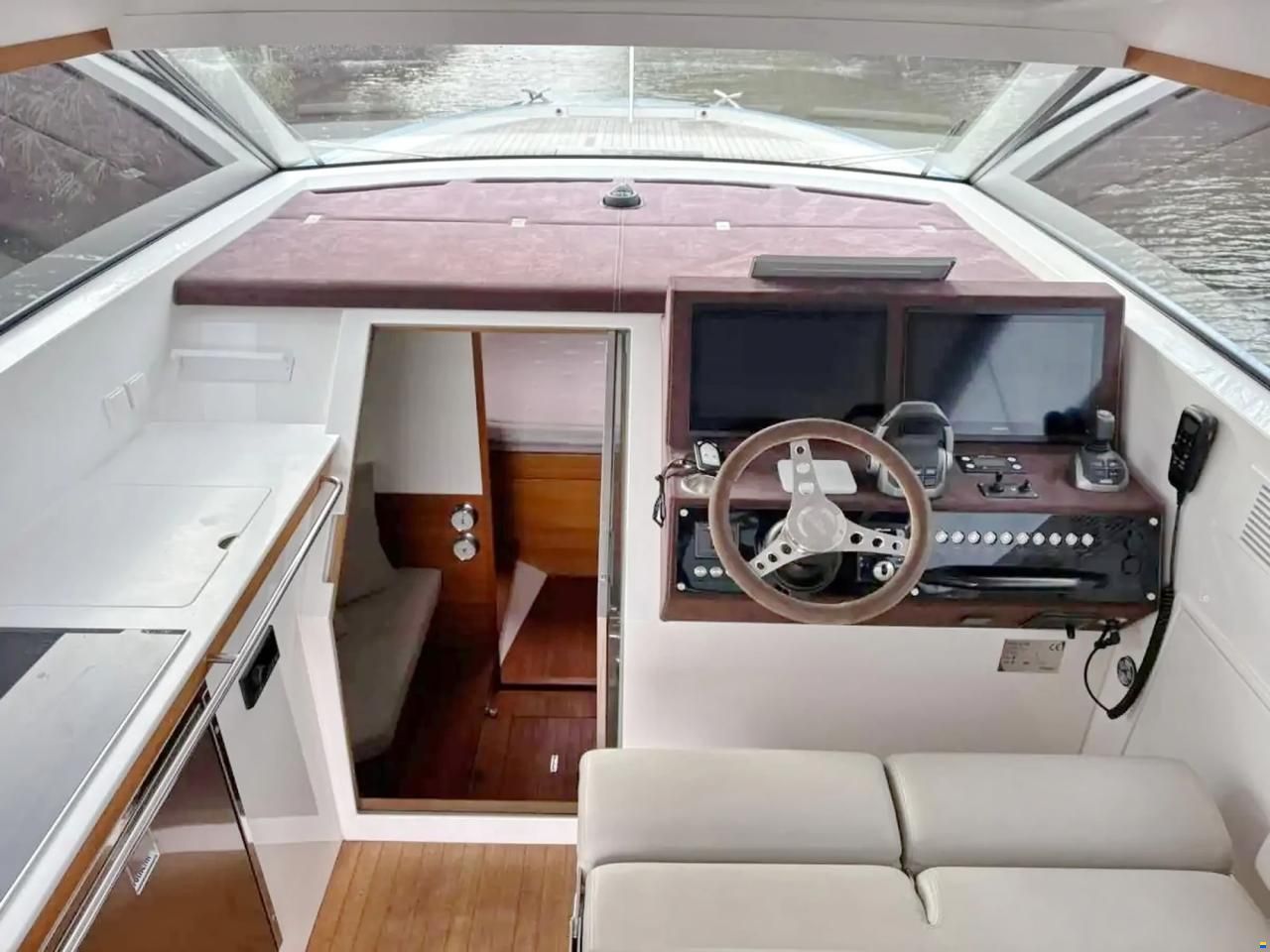 Delta Powerboats 33 Coupe