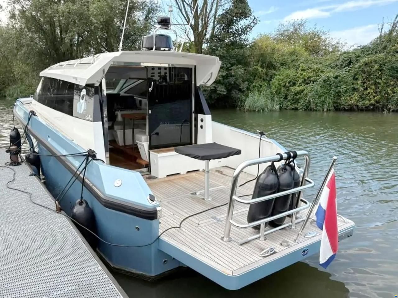 Delta Powerboats 33 Coupe