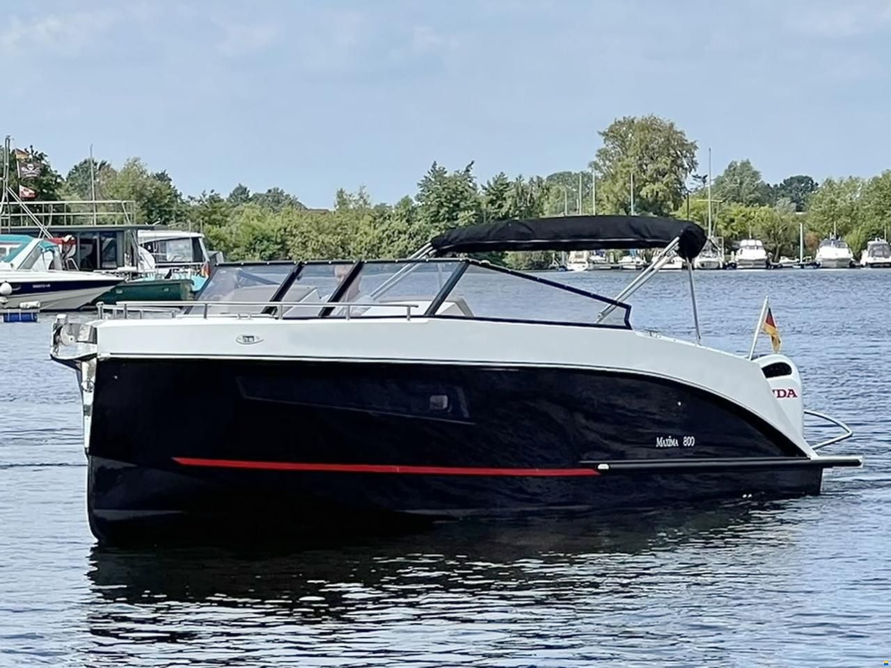 Maxima 800 Cabin