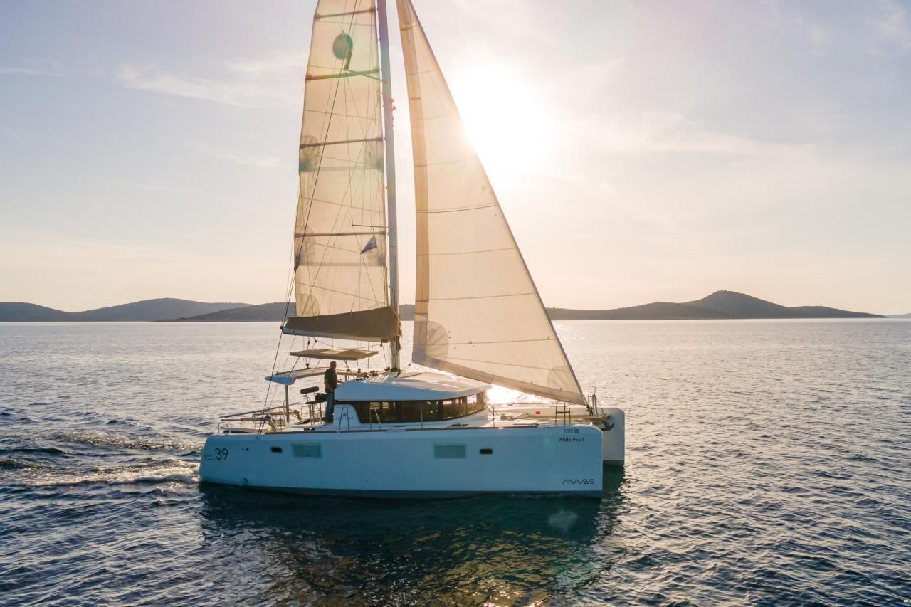 Lagoon 39