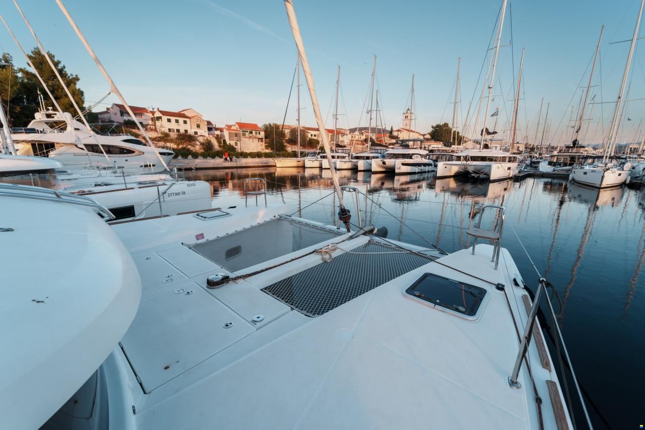 Lagoon 39