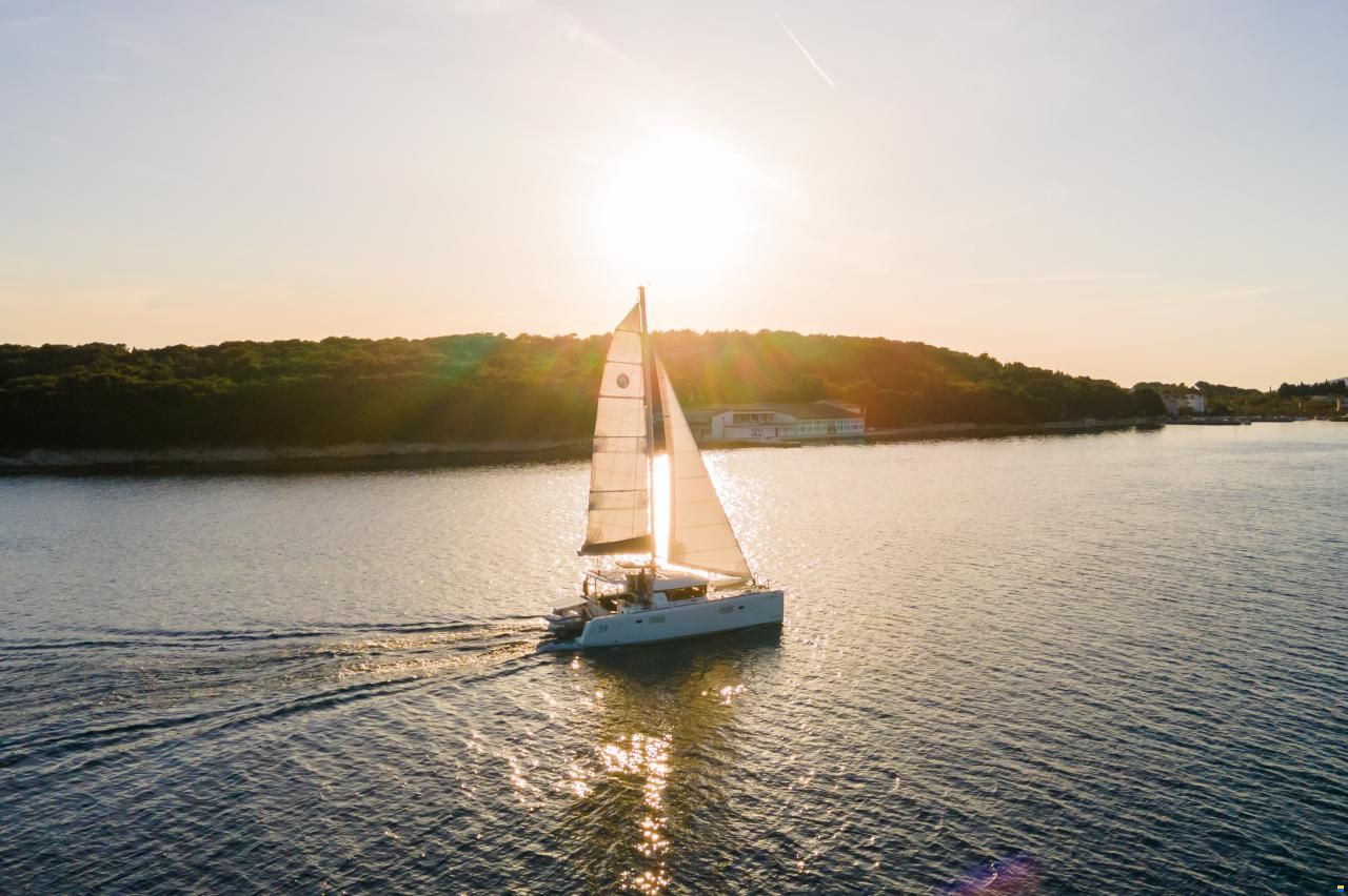 Lagoon 39