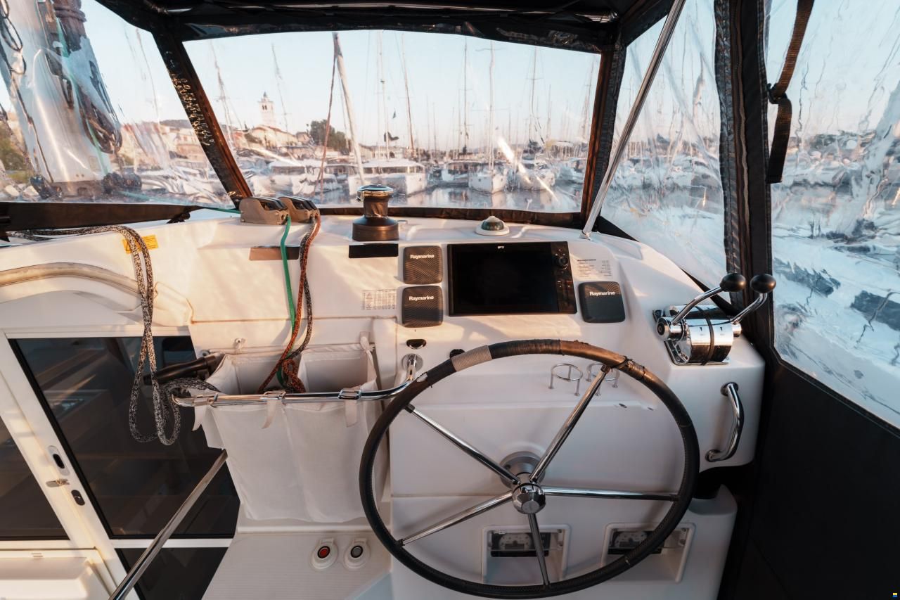 Lagoon 39