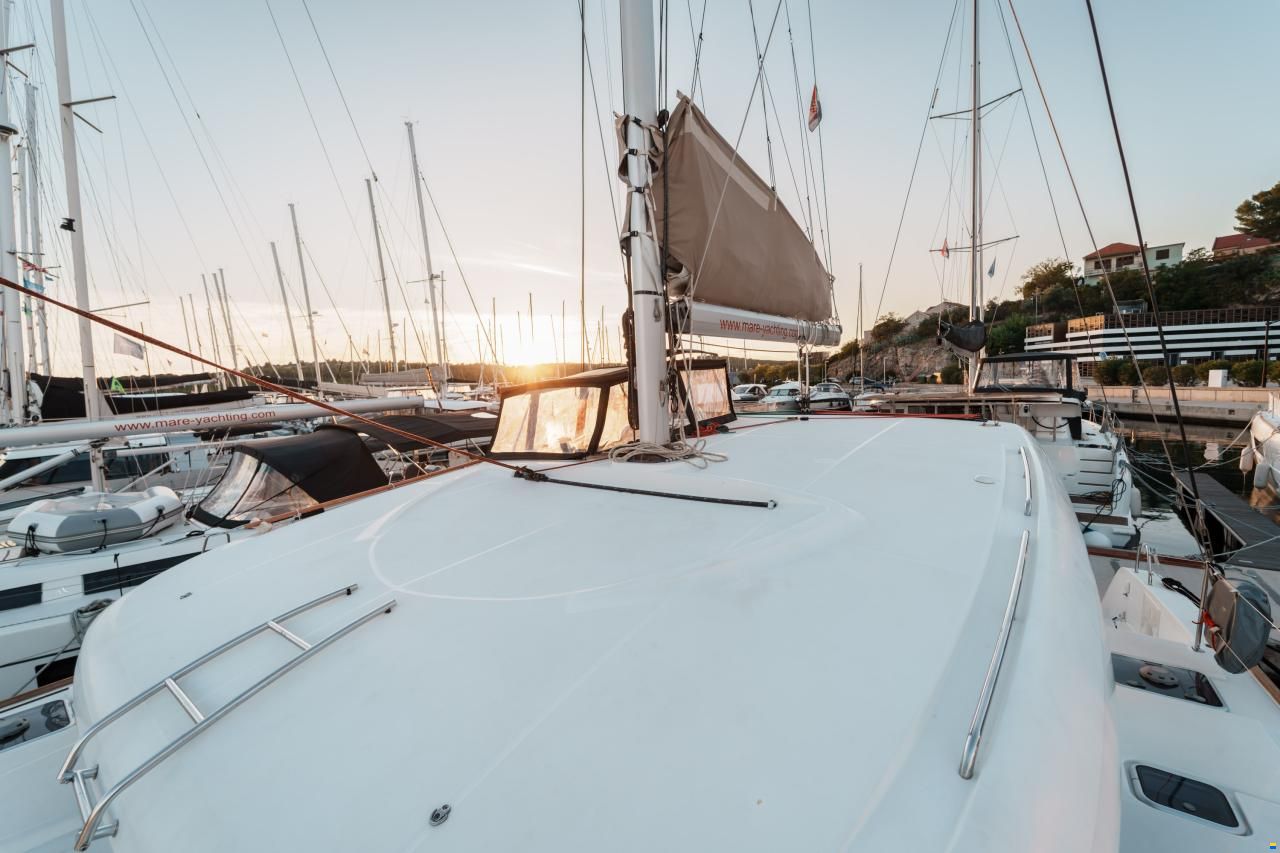 Lagoon 39