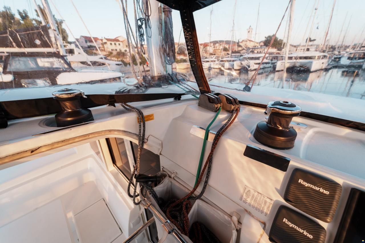 Lagoon 39