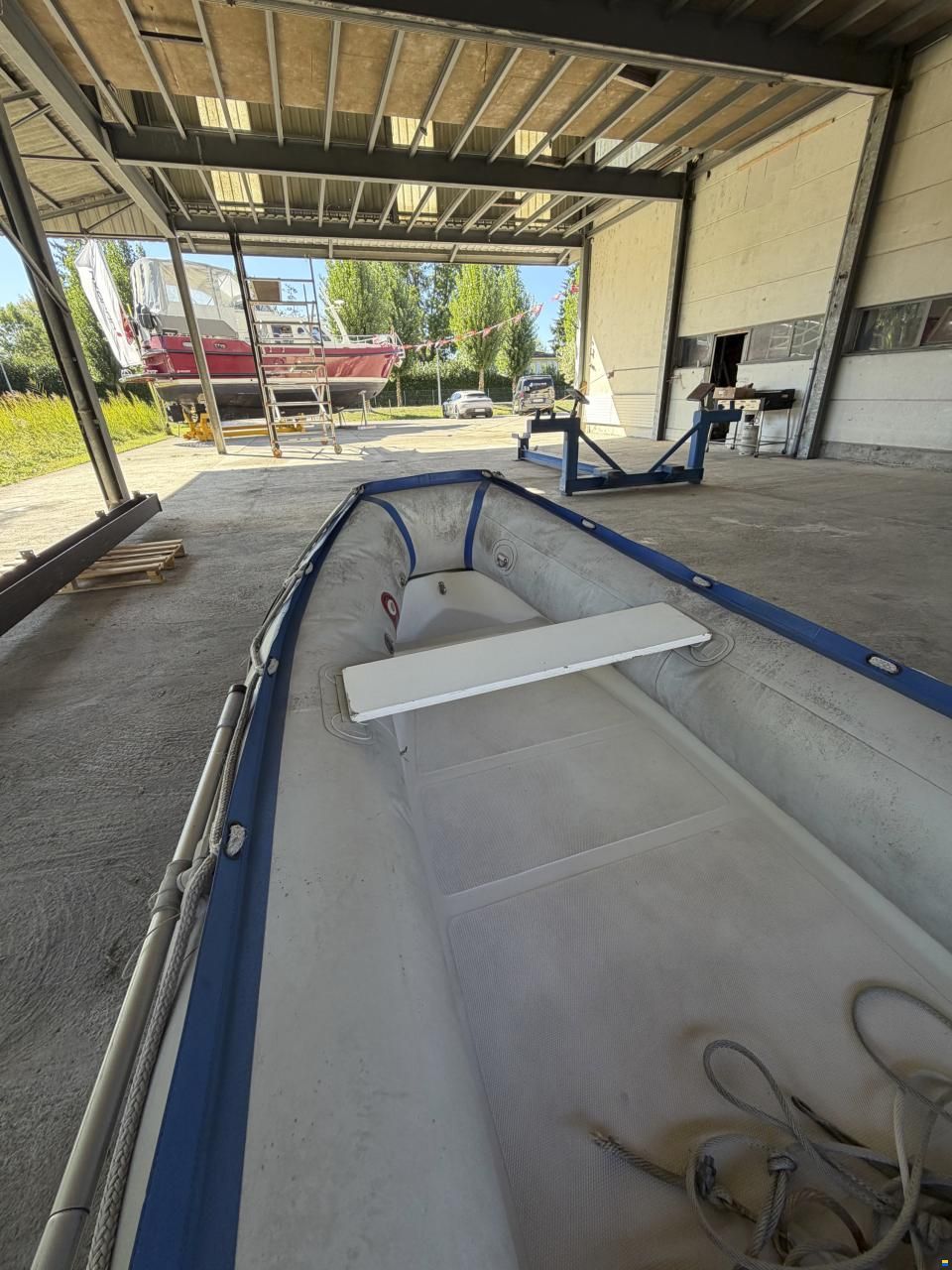 Lodestar RIB 320