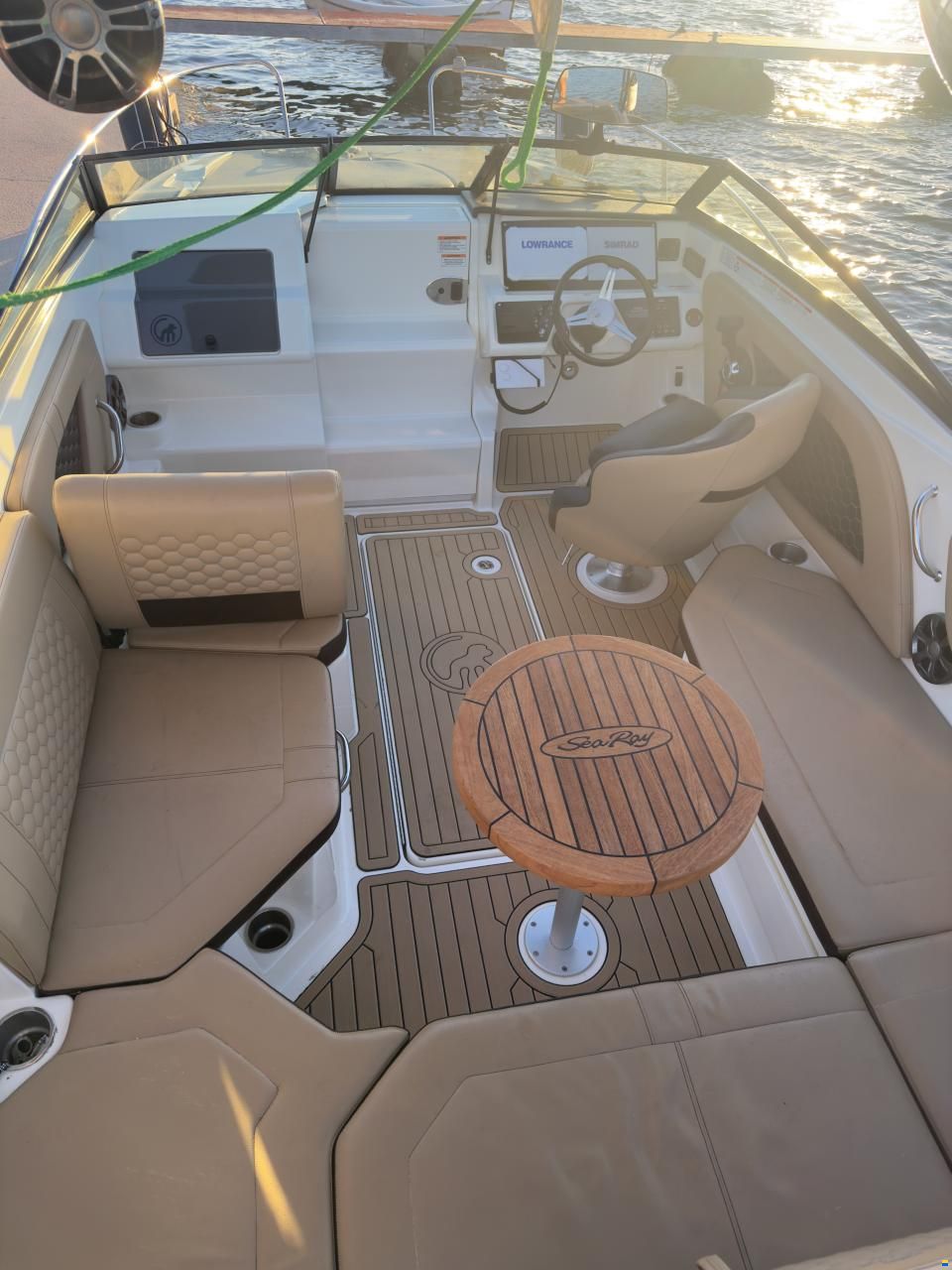 Sea Ray 230 Sun Sport