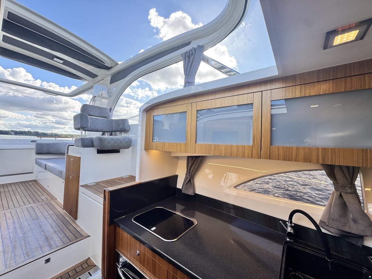 Marex 310 Sun Cruiser