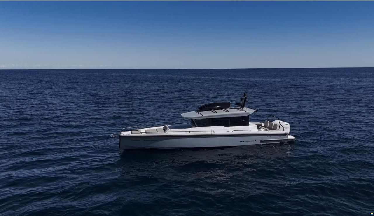 Axopar 37 Cross Cabin