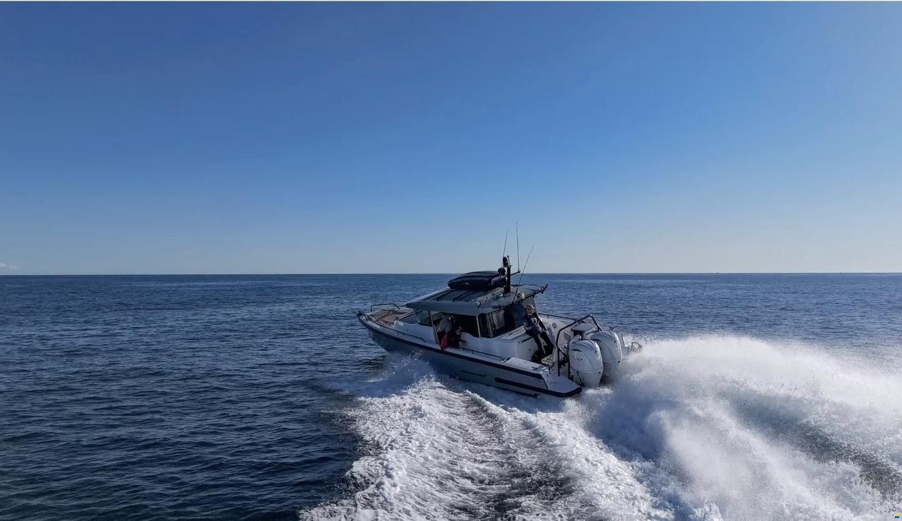 Axopar 37 Cross Cabin