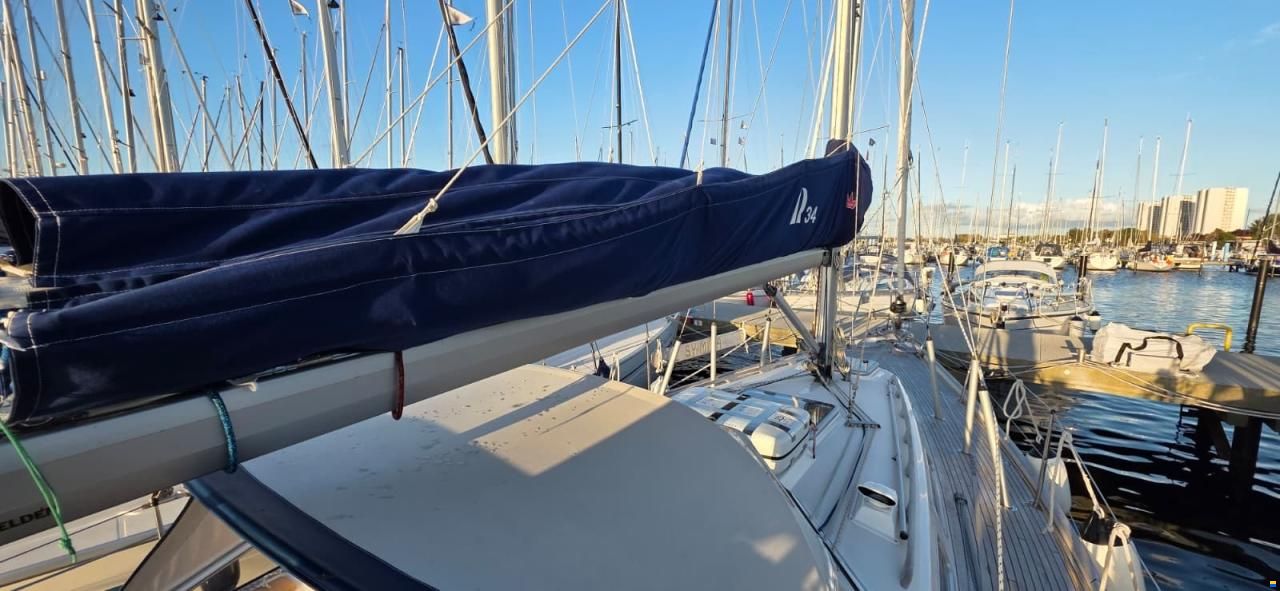 Hallberg-Rassy 34