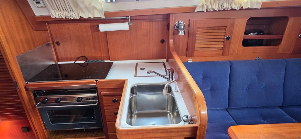 Hallberg-Rassy 34