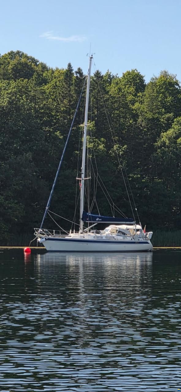 Hallberg-Rassy 34