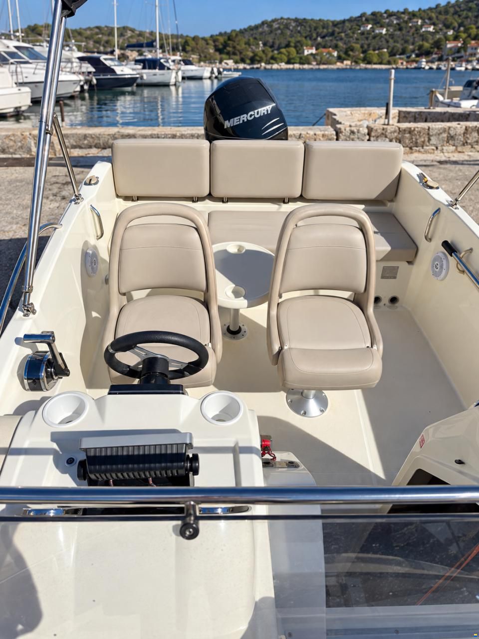 Quicksilver Activ 675