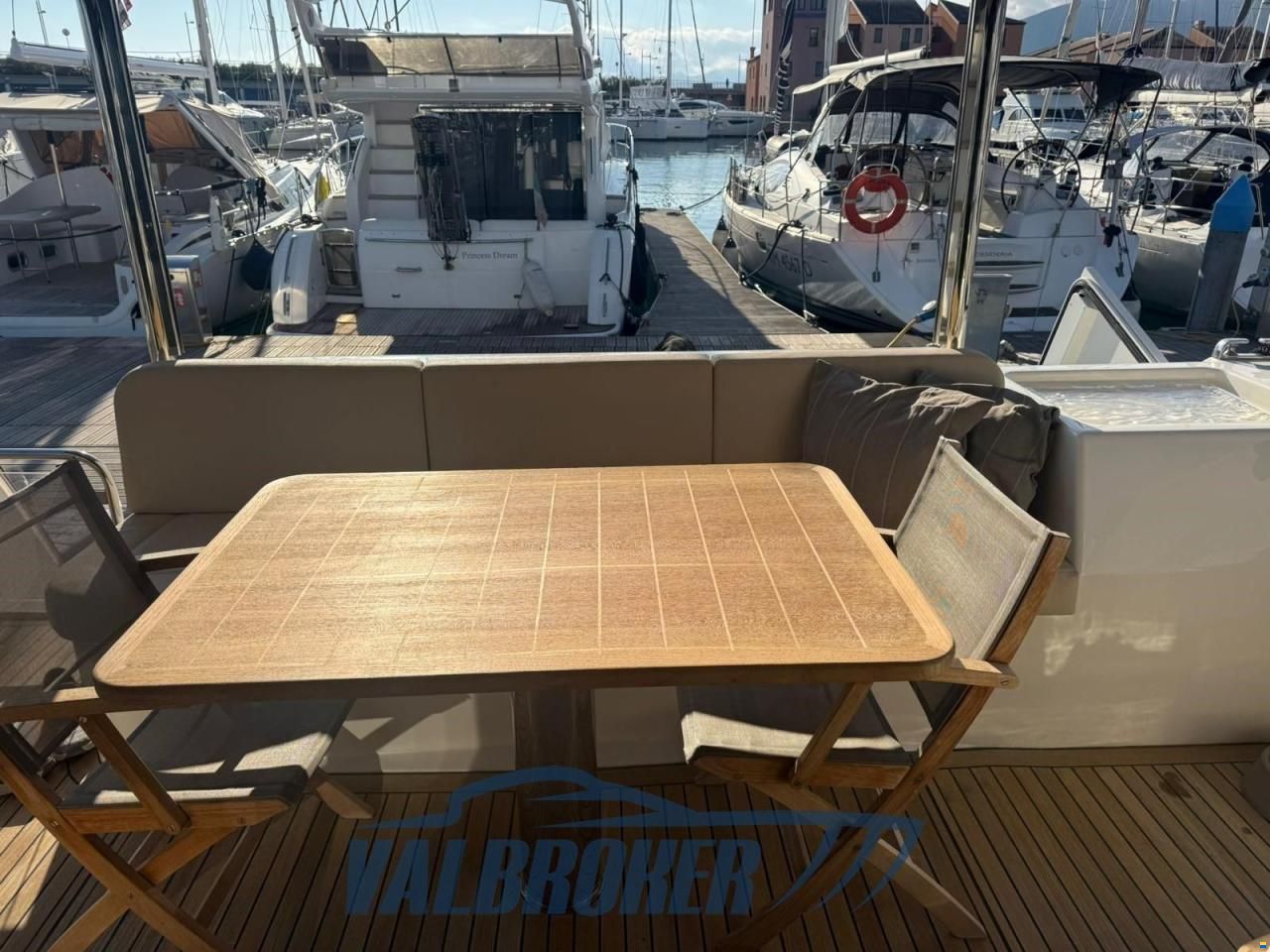 Absolute Navetta 52