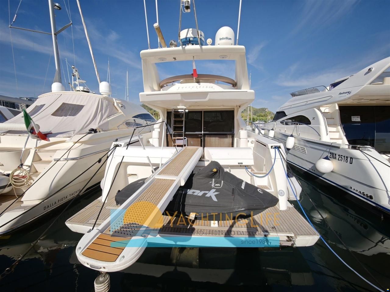 Ferretti 530
