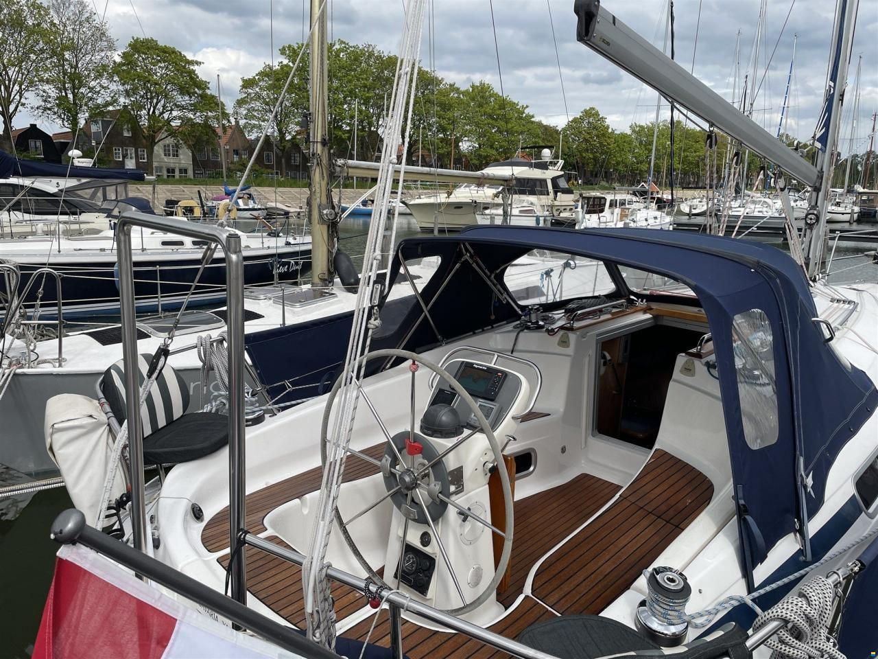 Bavaria 32