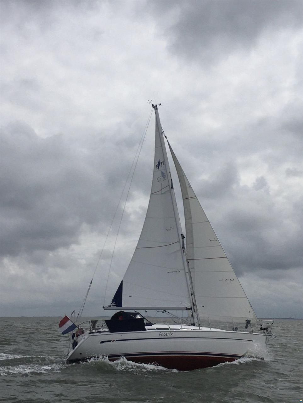 Bavaria 32