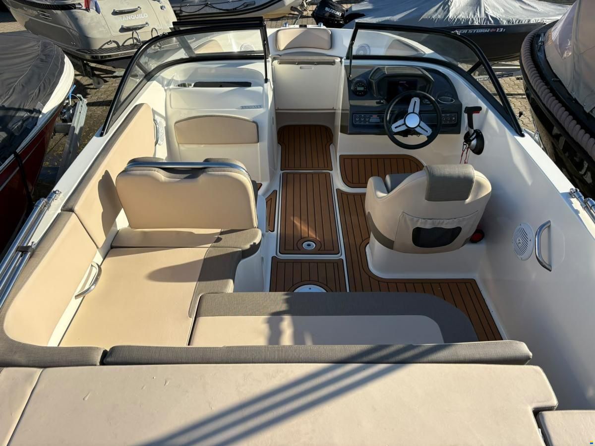 Bayliner VR5