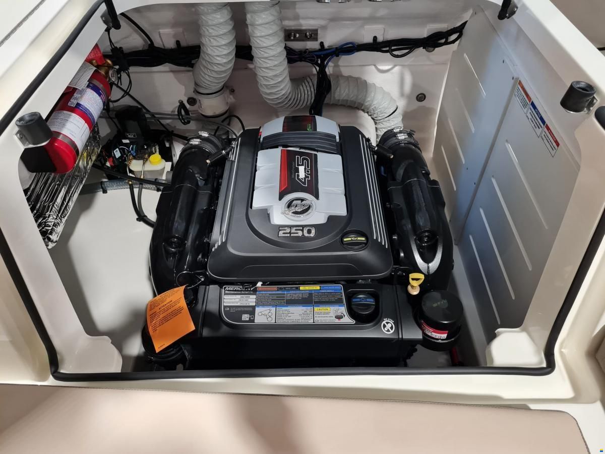 Bayliner VR5