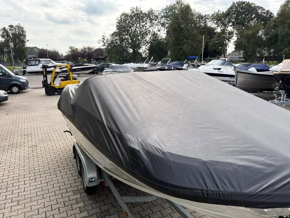 Bayliner VR5